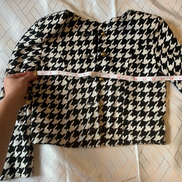 Houndstooth F21 checkered print cropped gold button black white classy jacket SM - Picture 7 of 11